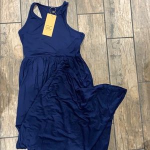 Maxi dress with pockets—size small
